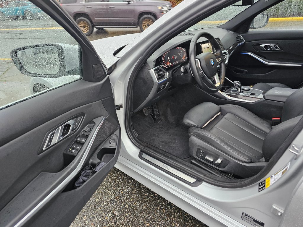 Used 2019 BMW 330i xDrive Sedan w/ Convenience Package AWD/4WD image 20