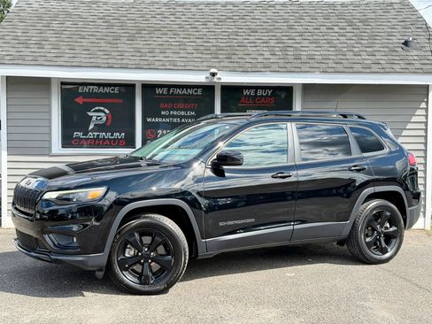 Used 2019 Jeep Cherokee Latitude Plus AWD/4WD image 1