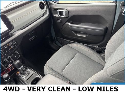 Used 2024 Jeep Wrangler Willys image 16