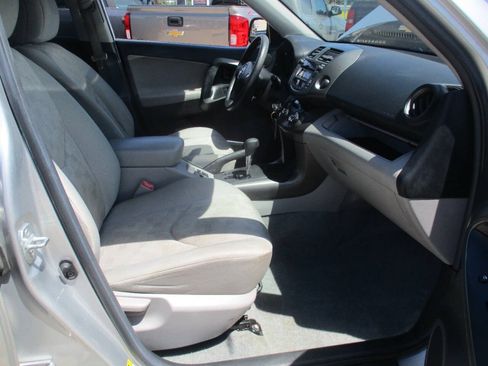Used 2011 Toyota RAV4 4WD w/ Base L4 Extra Value Pkg image 27