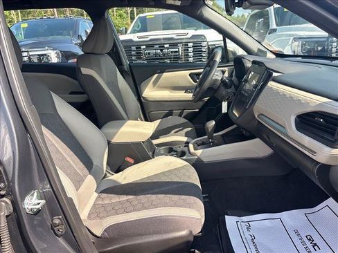 Used 2025 Subaru Forester w/ Convenience Package #1 AWD/4WD image 22