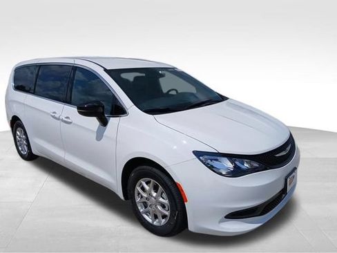 New 2027 Chrysler Pacifica LX FWD image 8