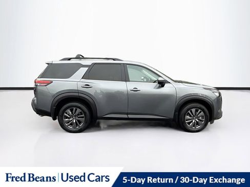 Used 2023 Nissan Pathfinder SV AWD/4WD image 9