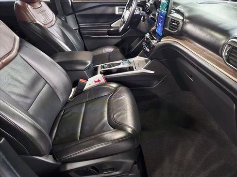 Used 2023 Ford Explorer Platinum w/ Technology Package image 21