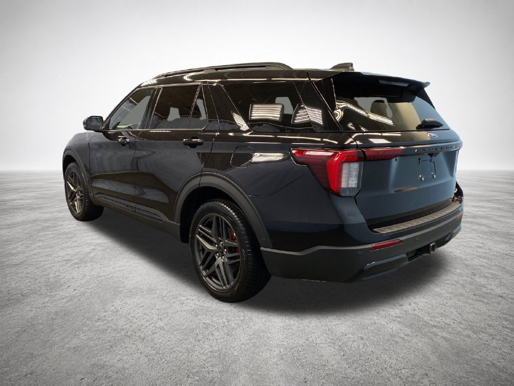 Used 2025 Ford Explorer ST-Line w/ ST-Line Street Pack AWD/4WD image 5