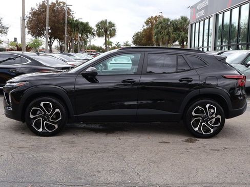 Used 2024 Chevrolet Trax RS w/ Sunroof Package FWD image 19