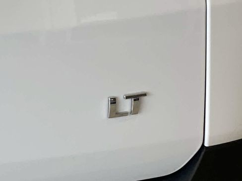 Used 2022 Chevrolet Traverse LT AWD/4WD image 12