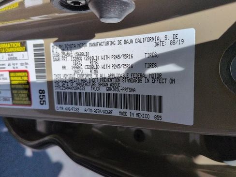 Used 2019 Toyota Tacoma SR5 AWD/4WD image 17