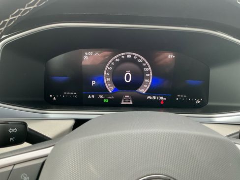 New 2025 Volkswagen Taos SE image 19