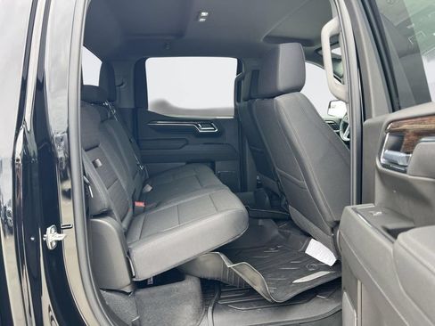 New 2026 GMC Sierra 1500 Elevation w/ LPO, Elevation Black Package AWD/4WD image 31