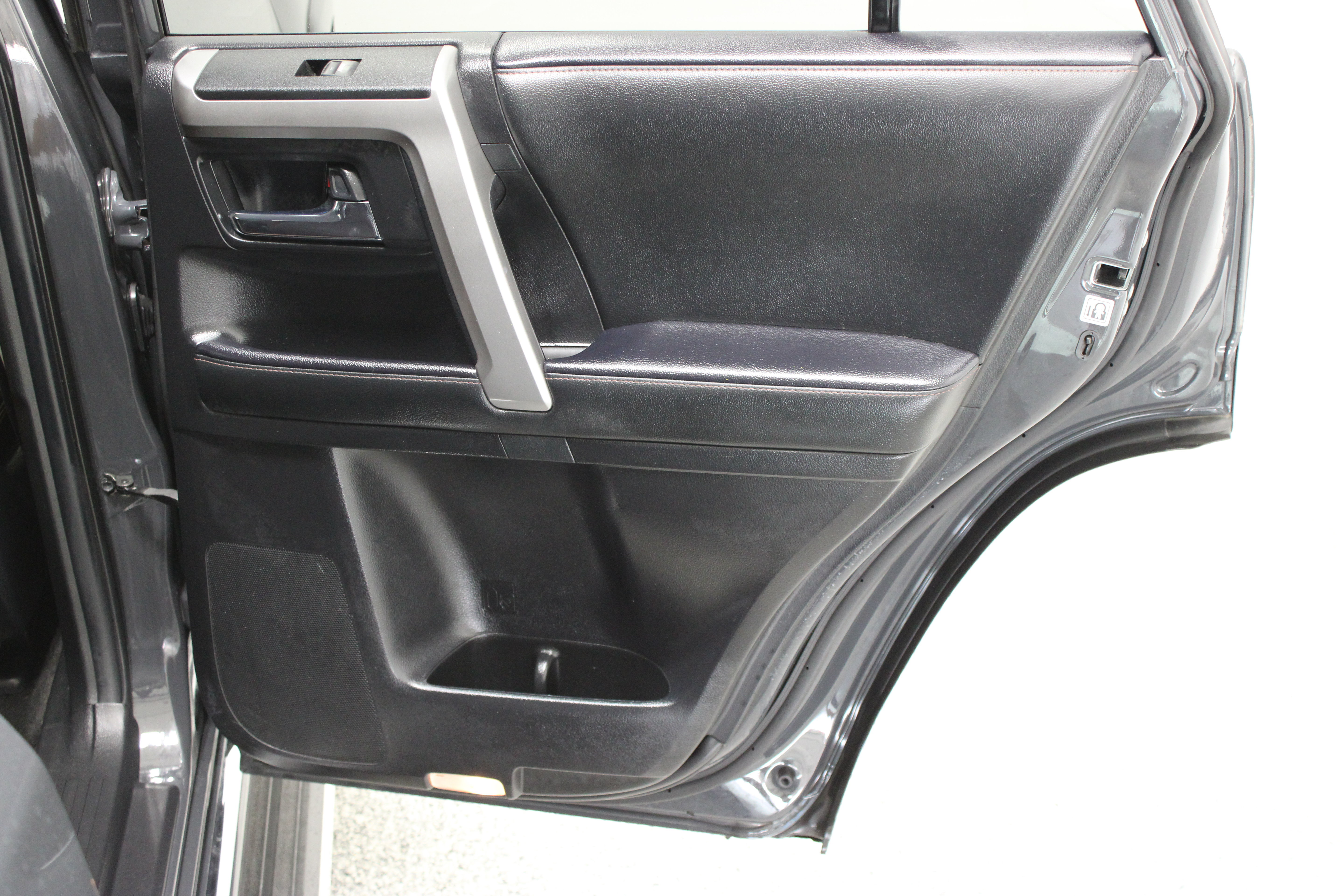 Used 2024 Toyota 4Runner Limited AWD/4WD image 35