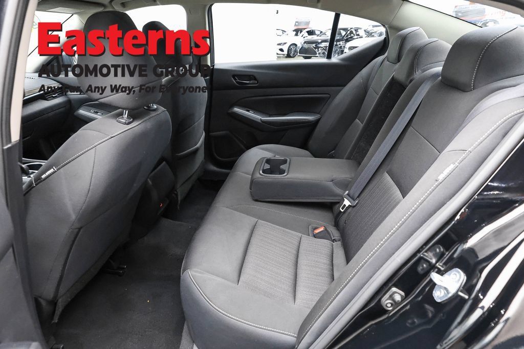 Used 2024 Nissan Altima 2.5 SV FWD image 23