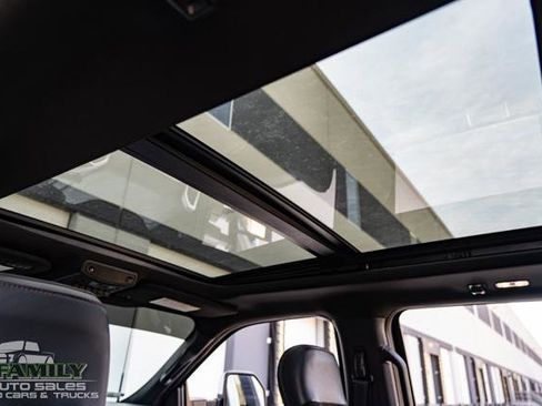 Used 2022 Ford F350 Platinum w/ FX4 Off-Road Package image 35