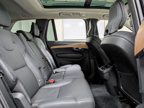 Used 2025 Volvo XC90 B6 Plus image 26