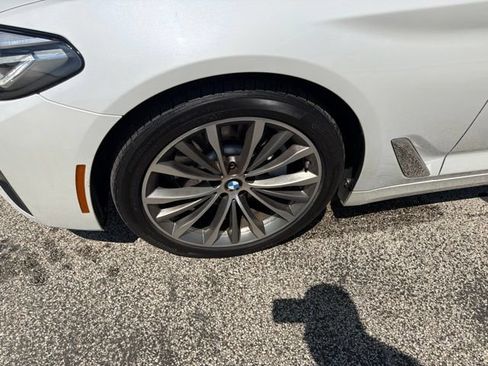 Used 2022 BMW 530i xDrive w/ Convenience Package AWD/4WD image 4