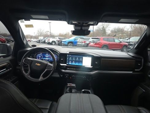 Used 2024 Chevrolet Silverado 1500 High Country image 12