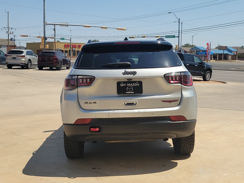 Used 2024 Jeep Compass Trailhawk AWD/4WD image 6