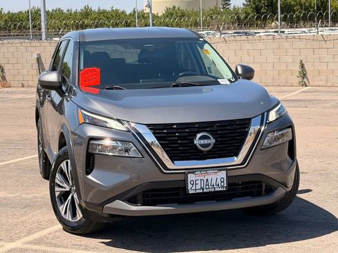 Used 2023 Nissan Rogue SV FWD image 3