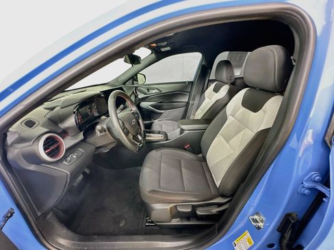 Used 2024 Chevrolet Trax RS FWD image 13