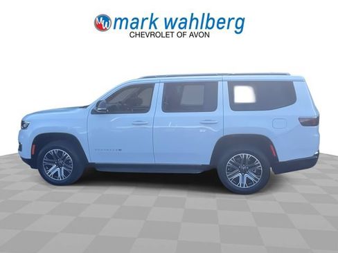 Used 2025 Jeep Wagoneer Series II AWD/4WD image 5