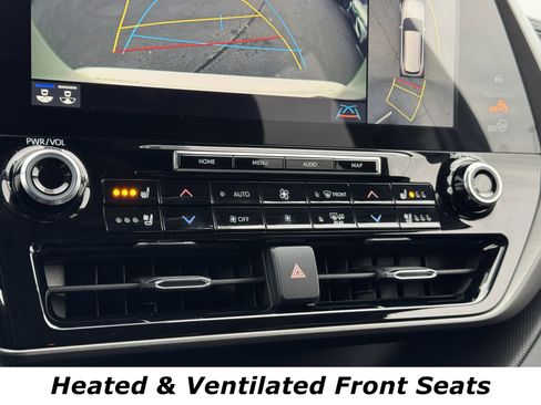 Used 2021 Toyota Highlander Limited image 9