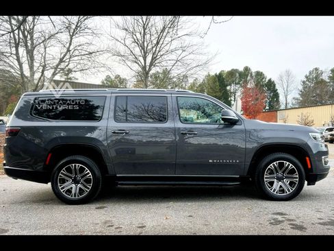 Used 2024 Jeep Wagoneer L Series II w/ Flexible Seating Group image 9