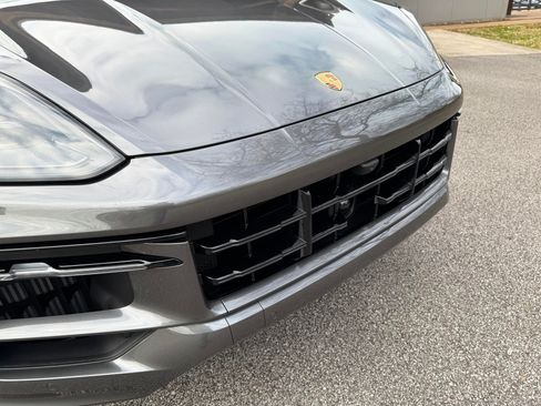 Used 2025 Porsche Cayenne GTS AWD/4WD image 33