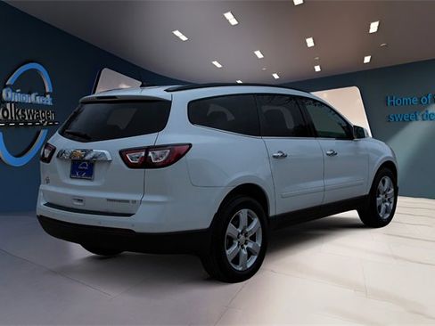 Used 2016 Chevrolet Traverse LT w/ Style and Technology Package image 5