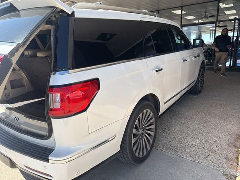 Used 2018 Lincoln Navigator Reserve w/ Technology Package image 5
