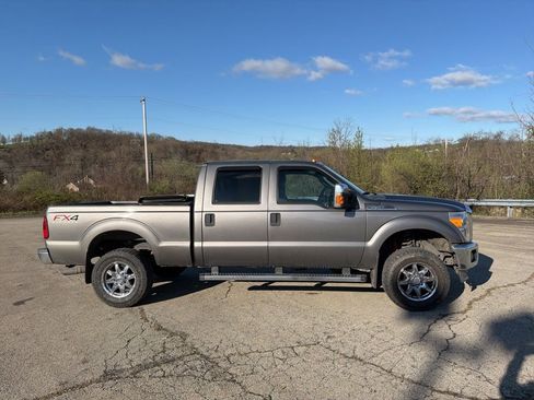 Used 2014 Ford F250 XLT w/ XLT Premium Package image 2