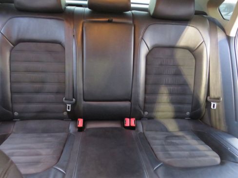 Used 2014 Volkswagen Passat TDI SEL Premium image 34