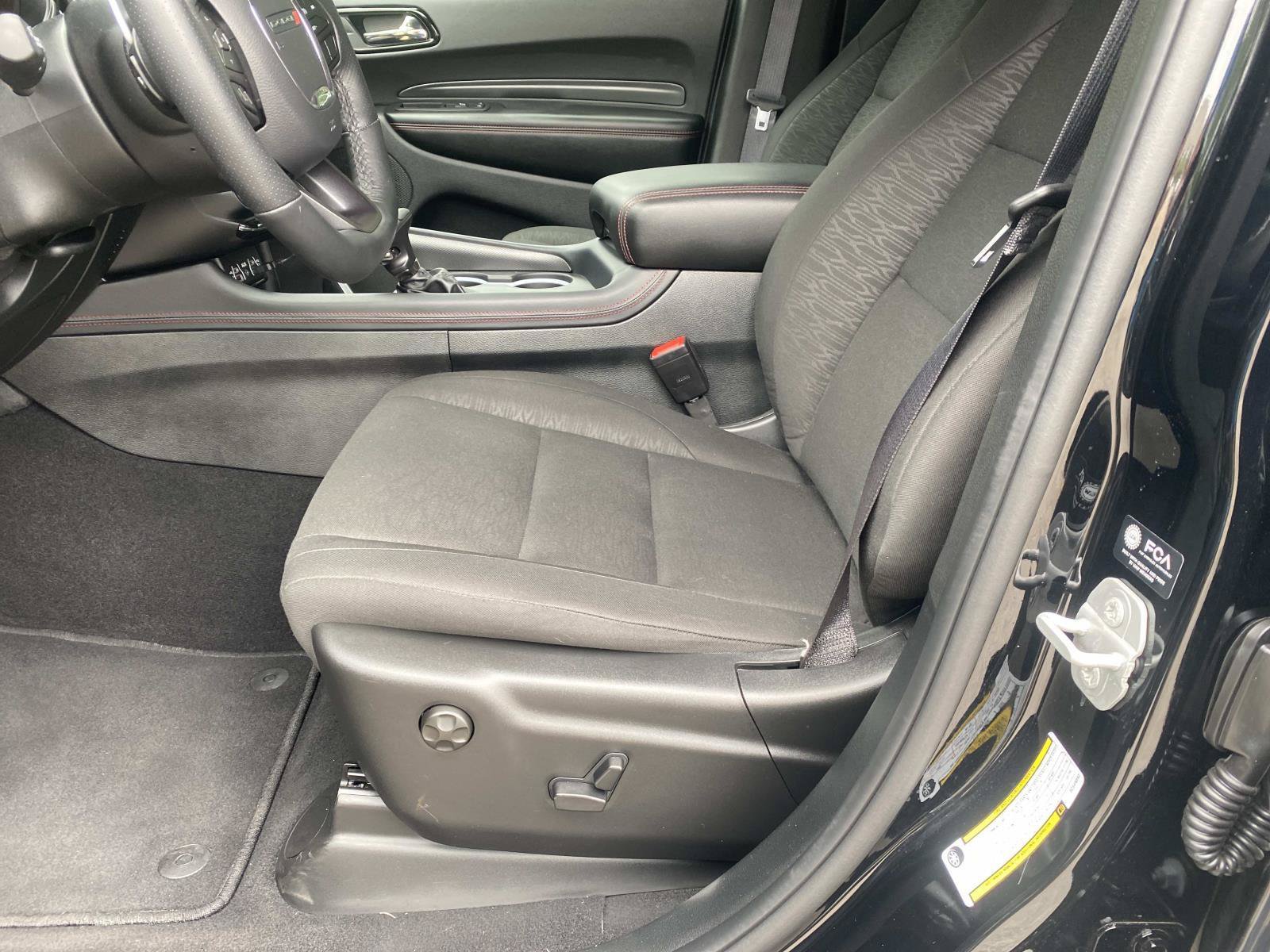 Used 2025 Dodge Durango GT RWD image 23