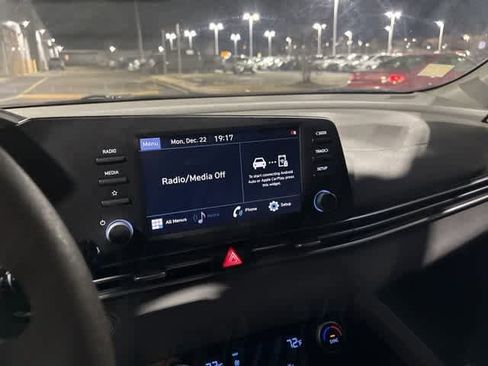 Used 2023 Hyundai Elantra SEL w/ Preferred Accessory Package image 2