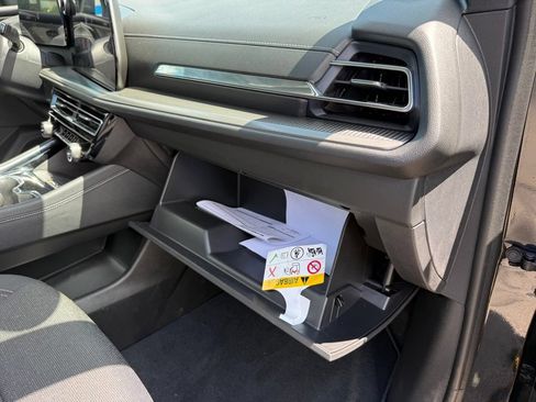 Used 2026 Chevrolet Traverse LT w/ Sun and Wheel Package AWD/4WD image 43