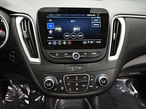 Used 2024 Chevrolet Malibu LT FWD image 20