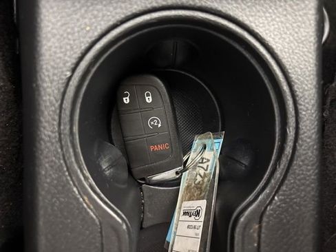 Used 2018 Jeep Compass Limited AWD/4WD image 21
