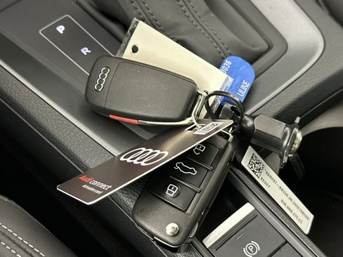 Used 2025 Audi Q3 2.0T Premium image 23