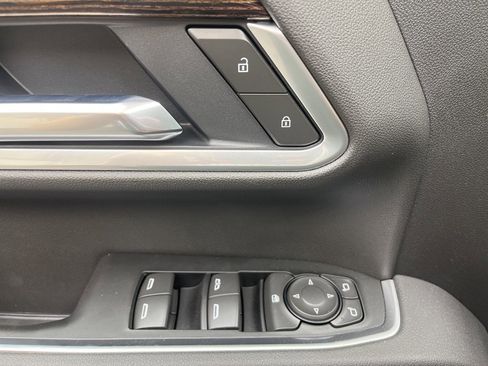 New 2025 GMC Sierra 2500 SLE w/ SLE Value Package; image 7