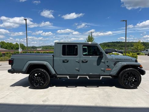 Used 2025 Jeep Gladiator Mojave AWD/4WD image 20