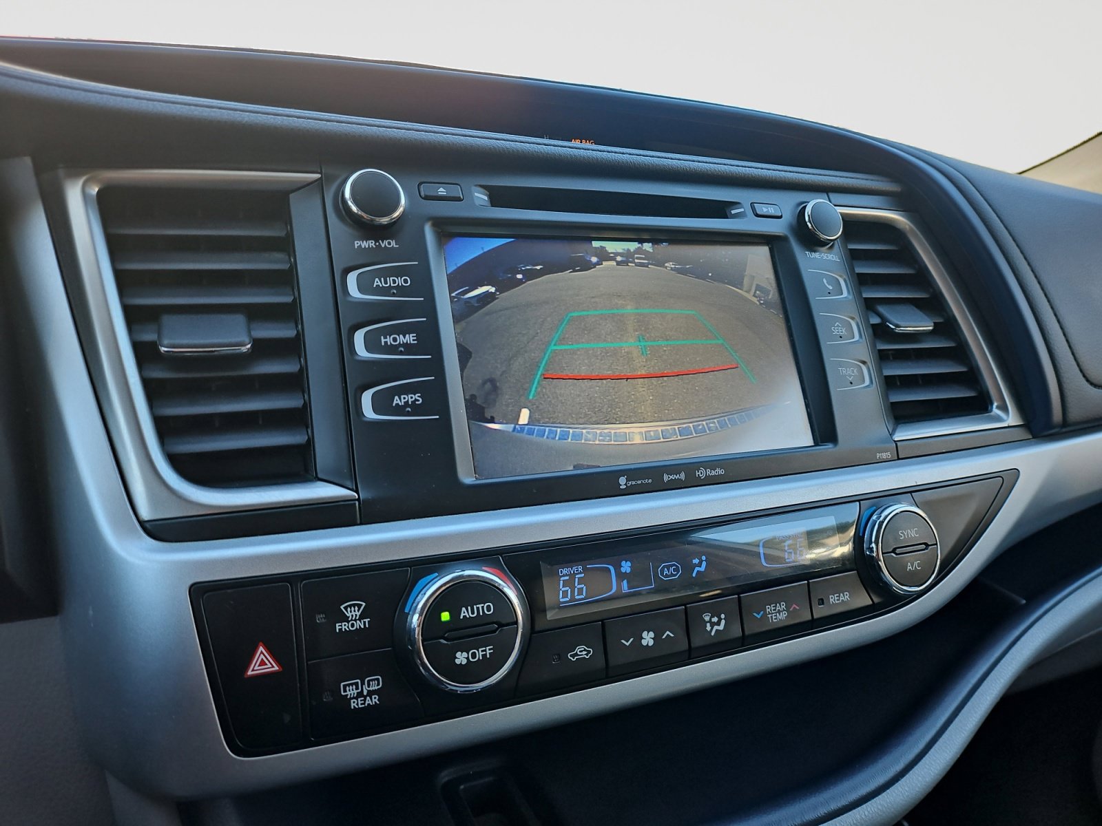Used 2019 Toyota Highlander Plus AWD/4WD image 26