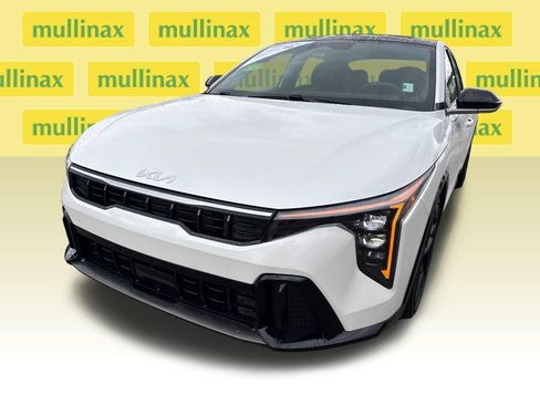 Used 2025 Kia K4 GT-Line w/ GT-Line Premium Package FWD image 11