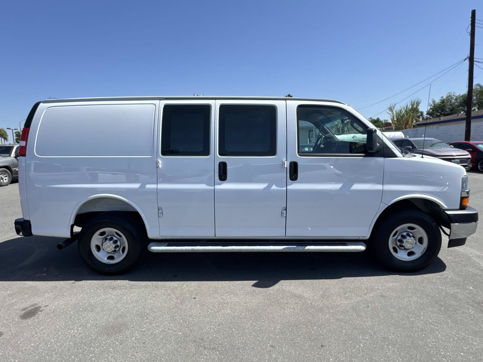 Used 2025 Chevrolet Express 2500 w/ Driver Convenience Package RWD image 4
