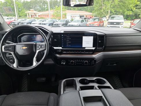 Used 2023 Chevrolet Silverado 1500 LT AWD/4WD image 10