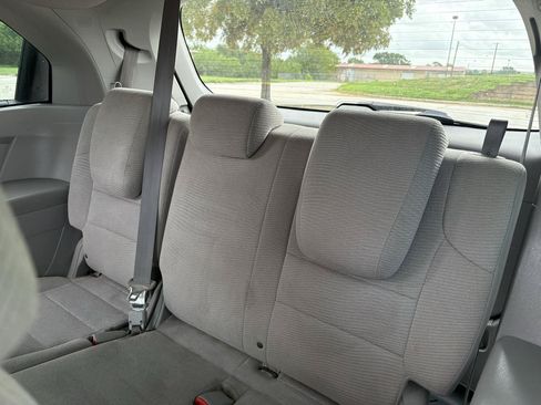 Used 2011 Honda Odyssey LX image 23