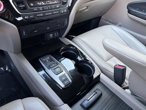 Used 2016 Honda Pilot Touring image 21
