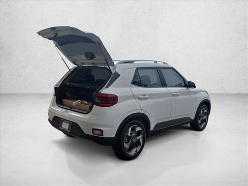 New 2026 Hyundai Venue SEL image 2