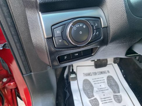 Used 2018 Ford Explorer XLT w/ Equipment Group 202A image 28