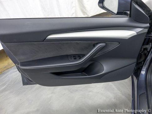 Used 2021 Tesla Model 3 Performance image 36