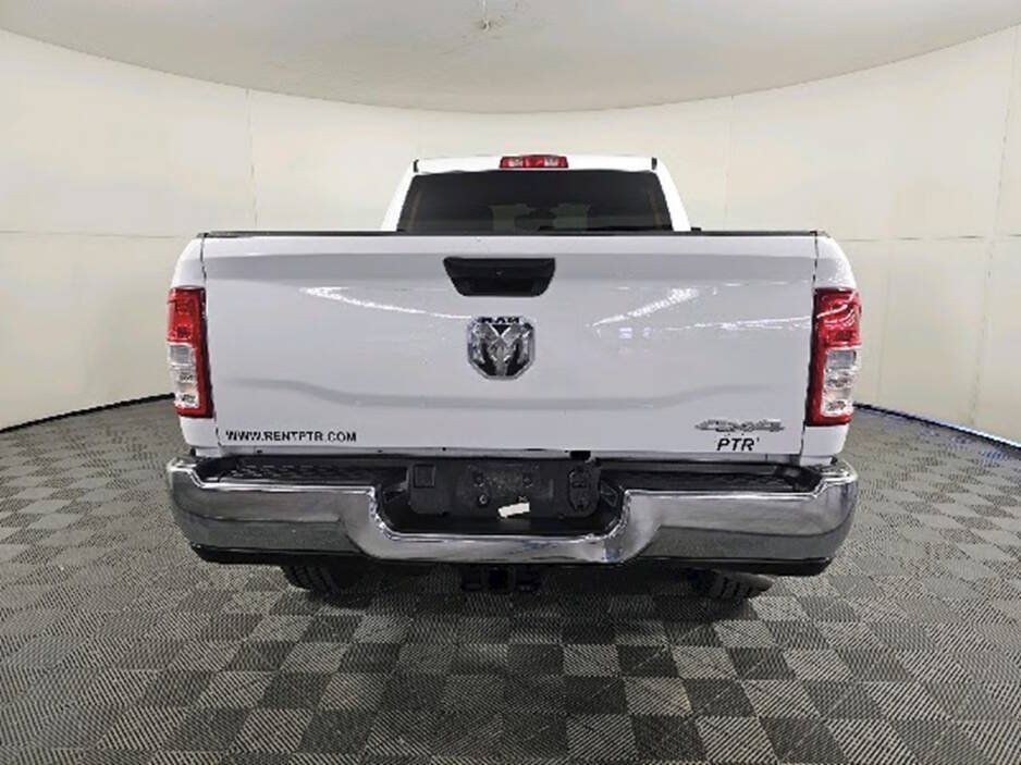 Used 2024 RAM 2500 Tradesman w/ Chrome Appearance Group AWD/4WD image 7