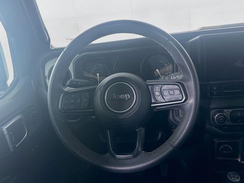 Used 2024 Jeep Wrangler Unlimited AWD/4WD image 18